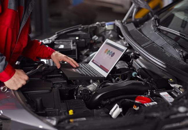 Diagnostic auto avant le dépannage de batterie de voiture
